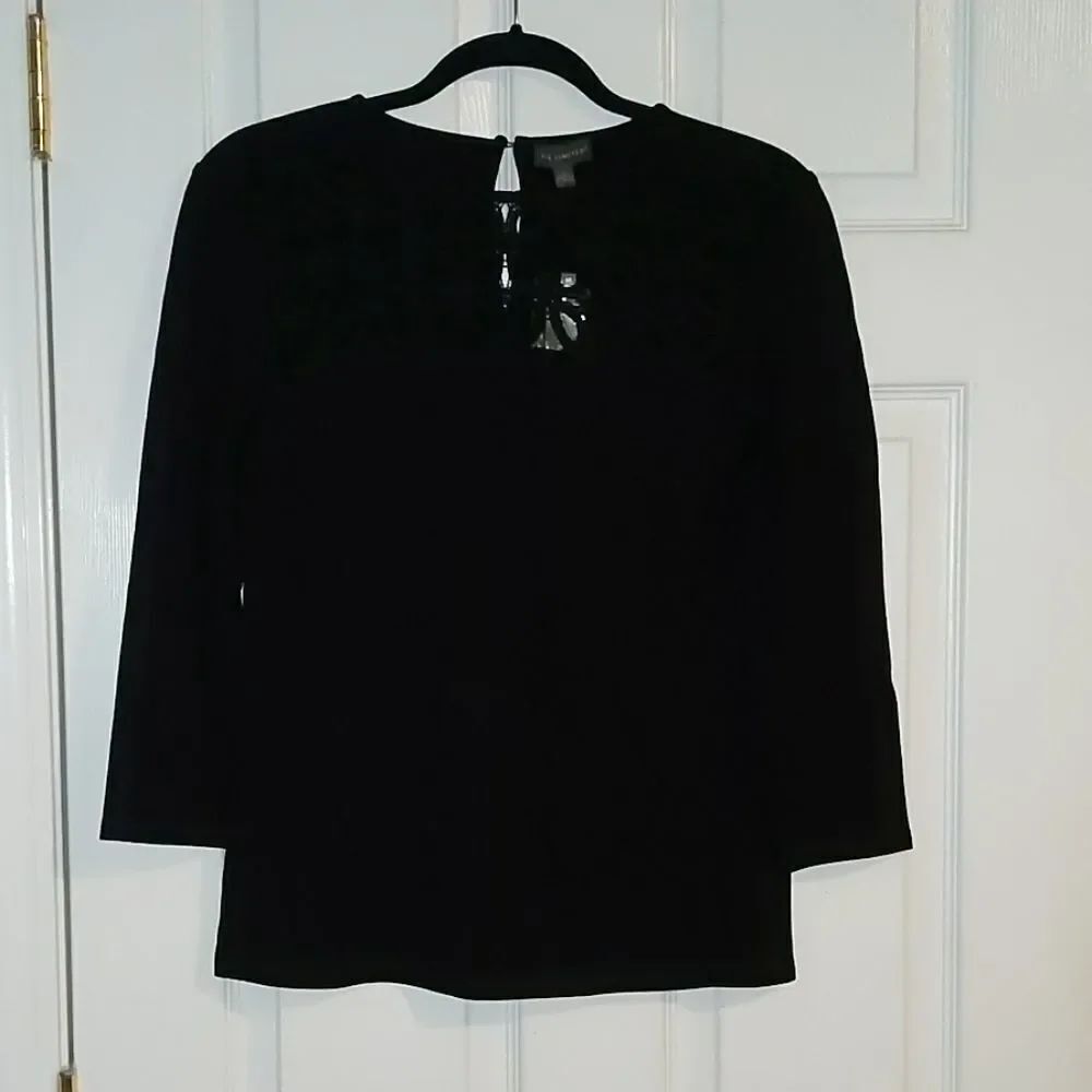 The Limited black lace top Sz S NWT